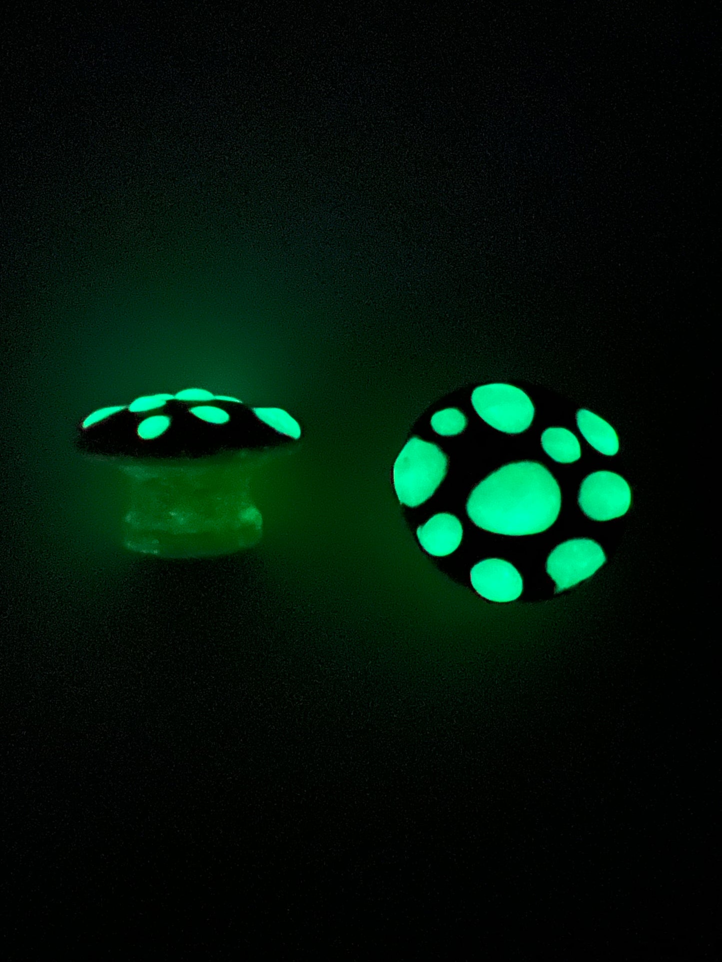Red Mushroom Knobs(glow in the dark)