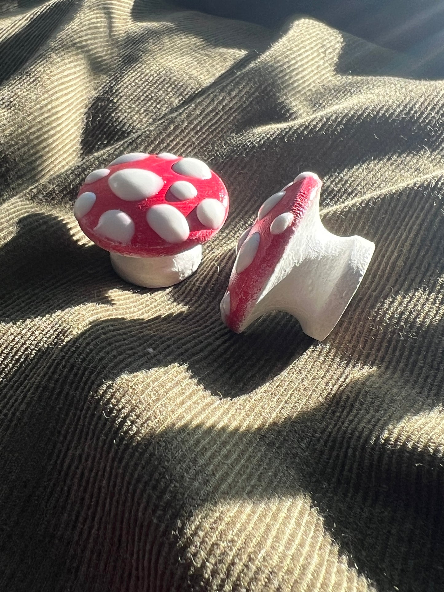 Red Mushroom Knobs(glow in the dark)